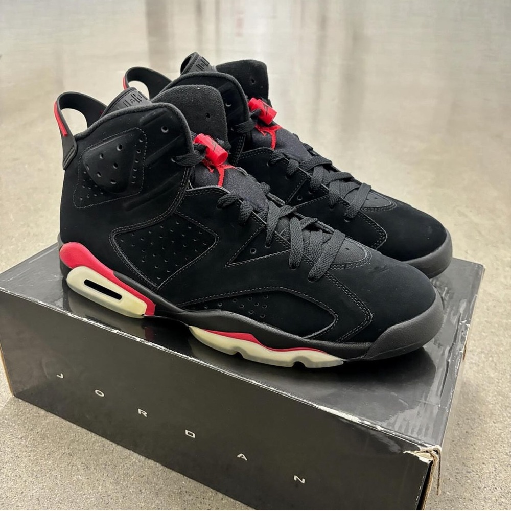 10.5 - 2010 Air Jordan VI Retro Varsity Red in Deadstock condition.